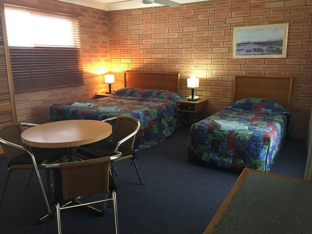 Gunsynd Motor Inn グンディウィンディ エクステリア 写真