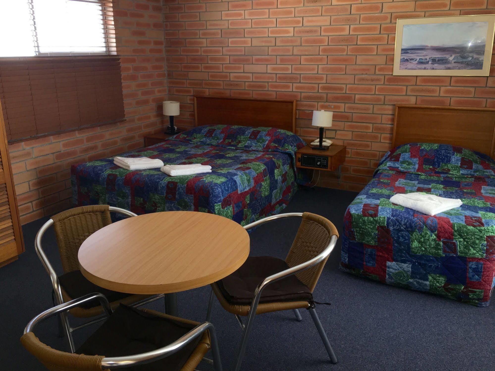 Gunsynd Motor Inn グンディウィンディ エクステリア 写真