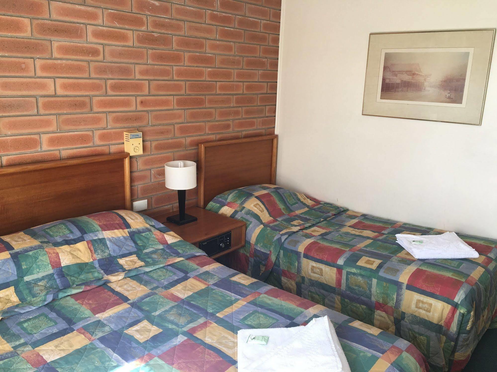 Gunsynd Motor Inn グンディウィンディ エクステリア 写真